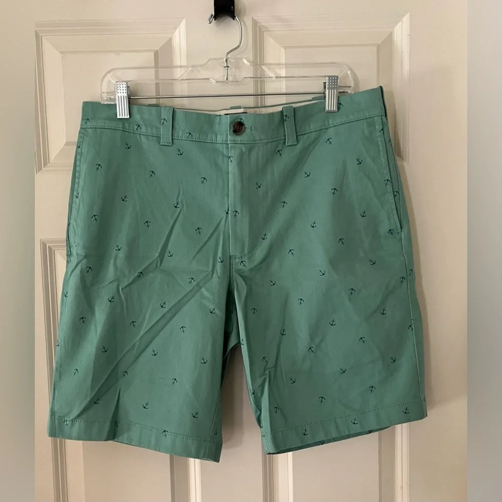 - NWT J Crew Men’s nautical themed shorts, flat front 9” inseam size 33 green